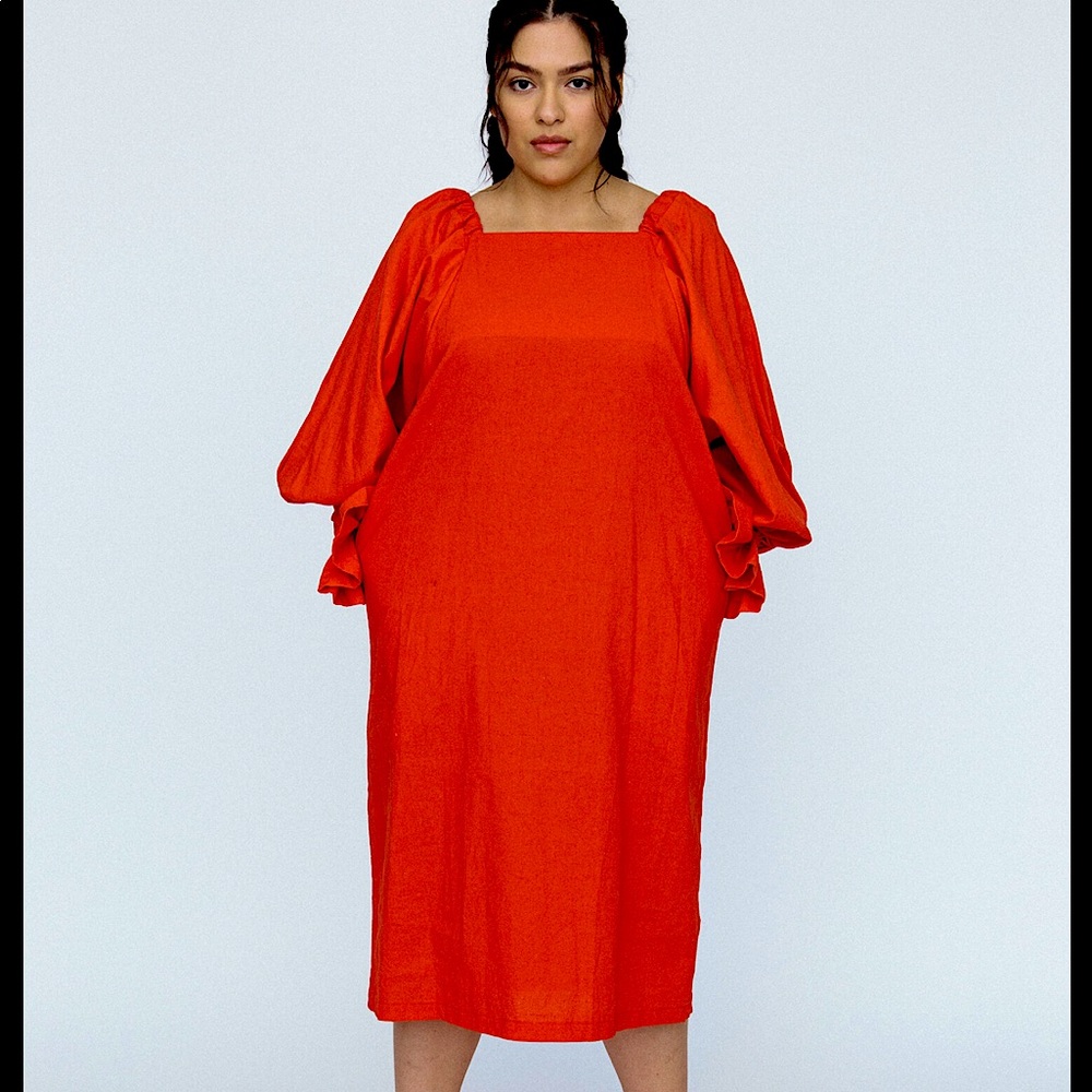 3234u Selena Dress size S/M